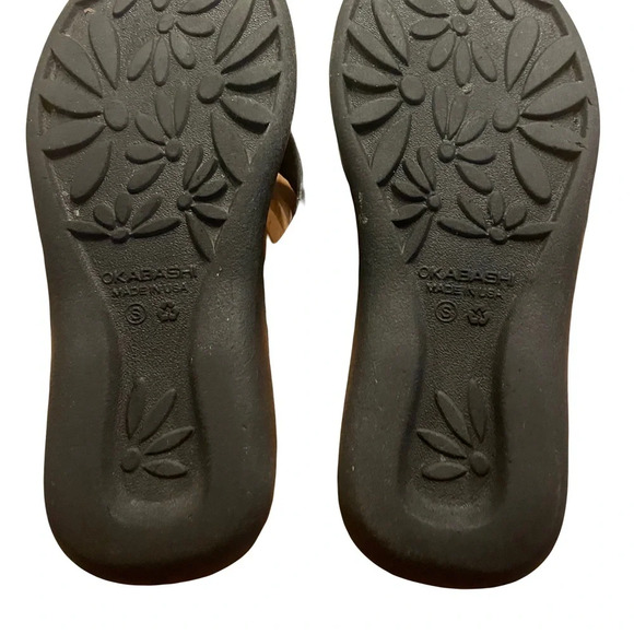 Okabashi women’s black flip flop size small vacation!! - Picture 2 of 3